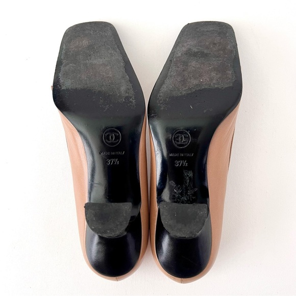 CHANEL | Vintage Beige & Black Leather Cap Toe Square Pumps Bow Logo EU 37.5 - Picture 13 of 16